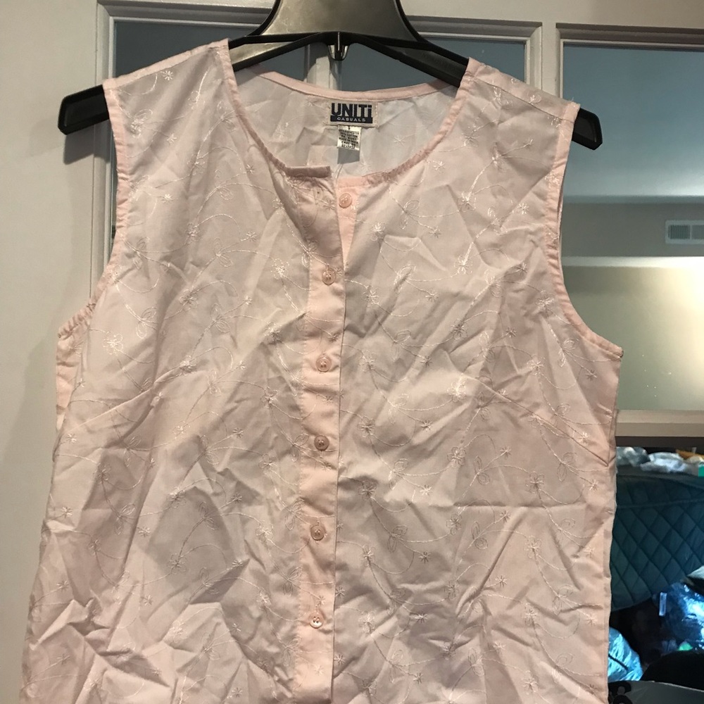 Uniti casuals top